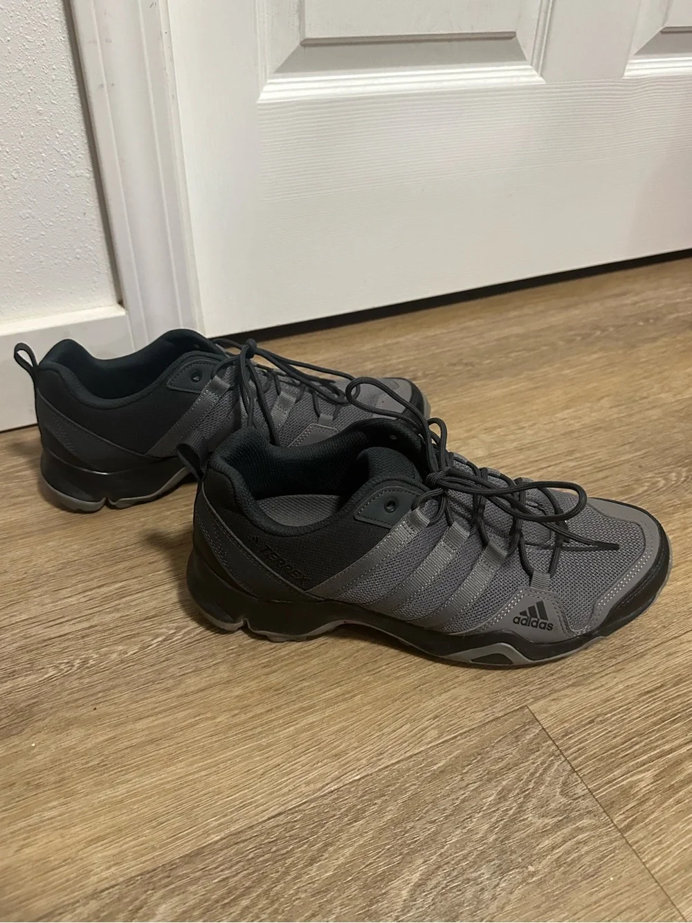 Adidas Terrex Men’s Size 10 Gray Black Hiking Trail Shoes